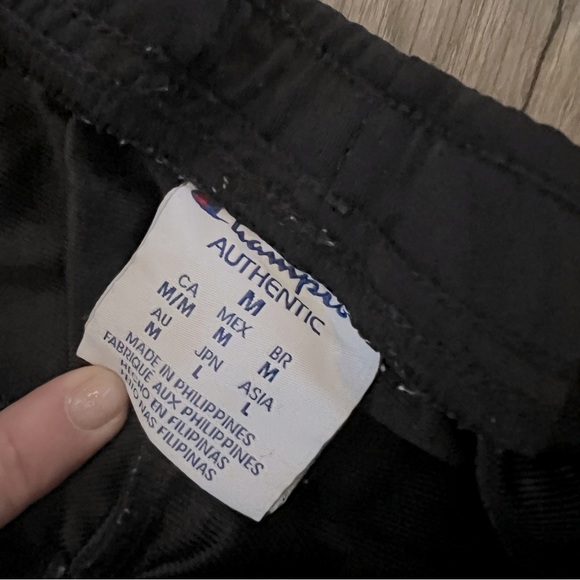 Champion black mesh work out shorts Size M - Picture 3 of 4